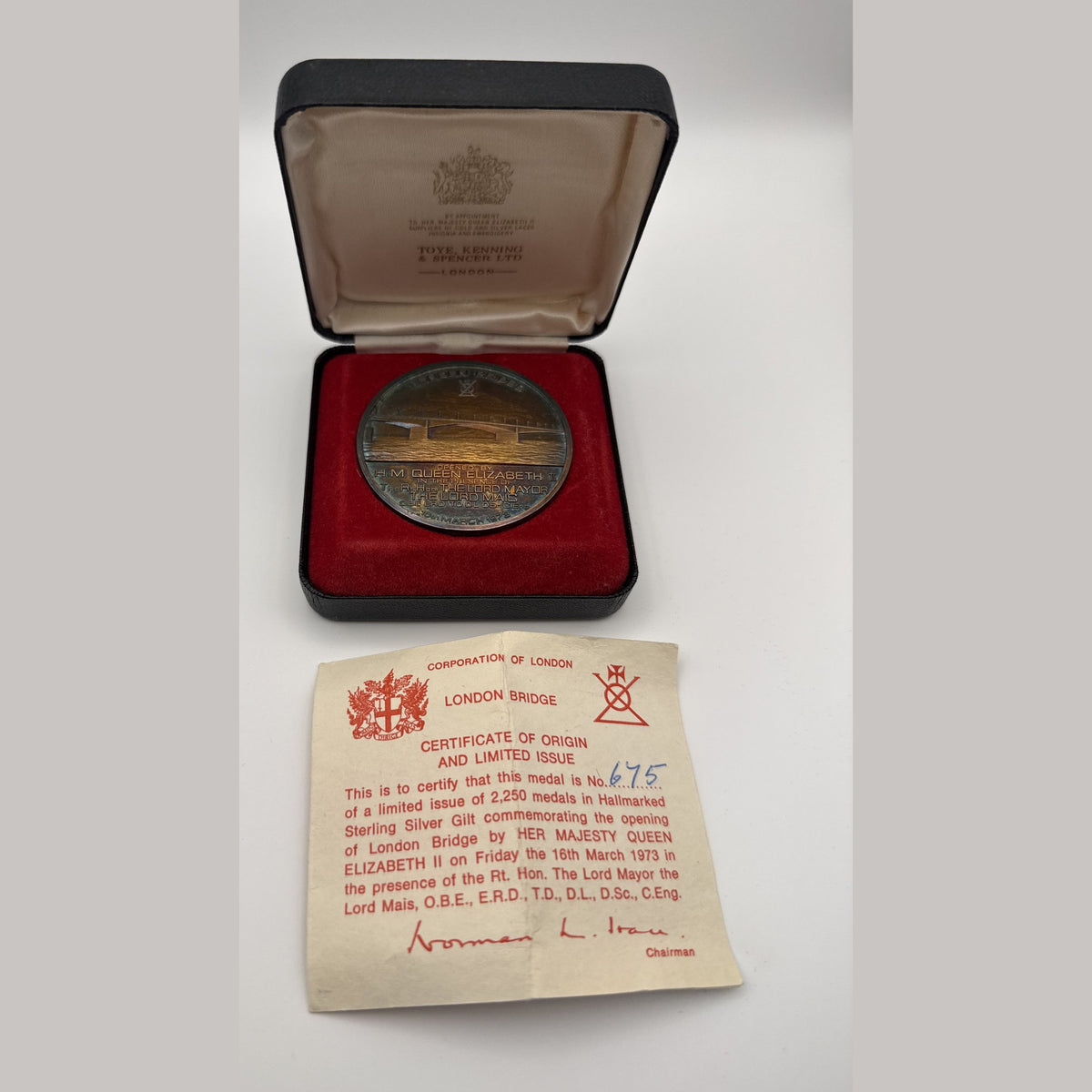 1973 London Bridge opening sterling silver-gilt medal, Corporation of London, with multicolour toning (view 3)