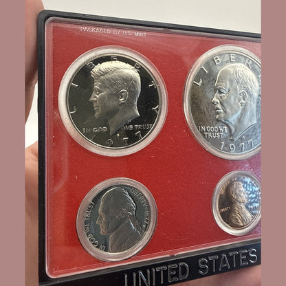 1977-S U.S. six-coin proof set, Lincoln cent to Eisenhower dollar, in original Mint lens (view 4)