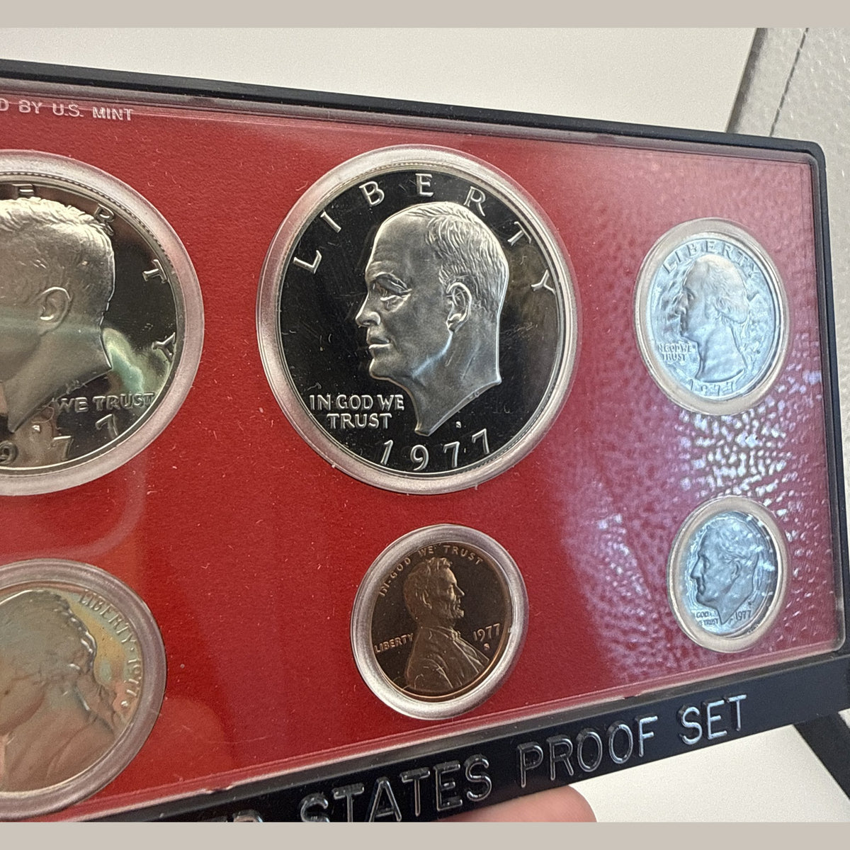 1977-S U.S. six-coin proof set, Lincoln cent to Eisenhower dollar, in original Mint lens (view 3)