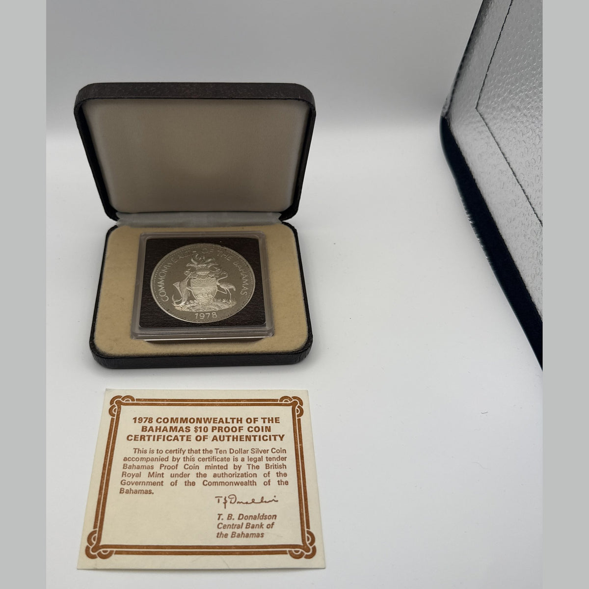 1978 Bahamas $10 silver proof coin, 5th anniversary of independence, Prince Charles portrait (view 4)