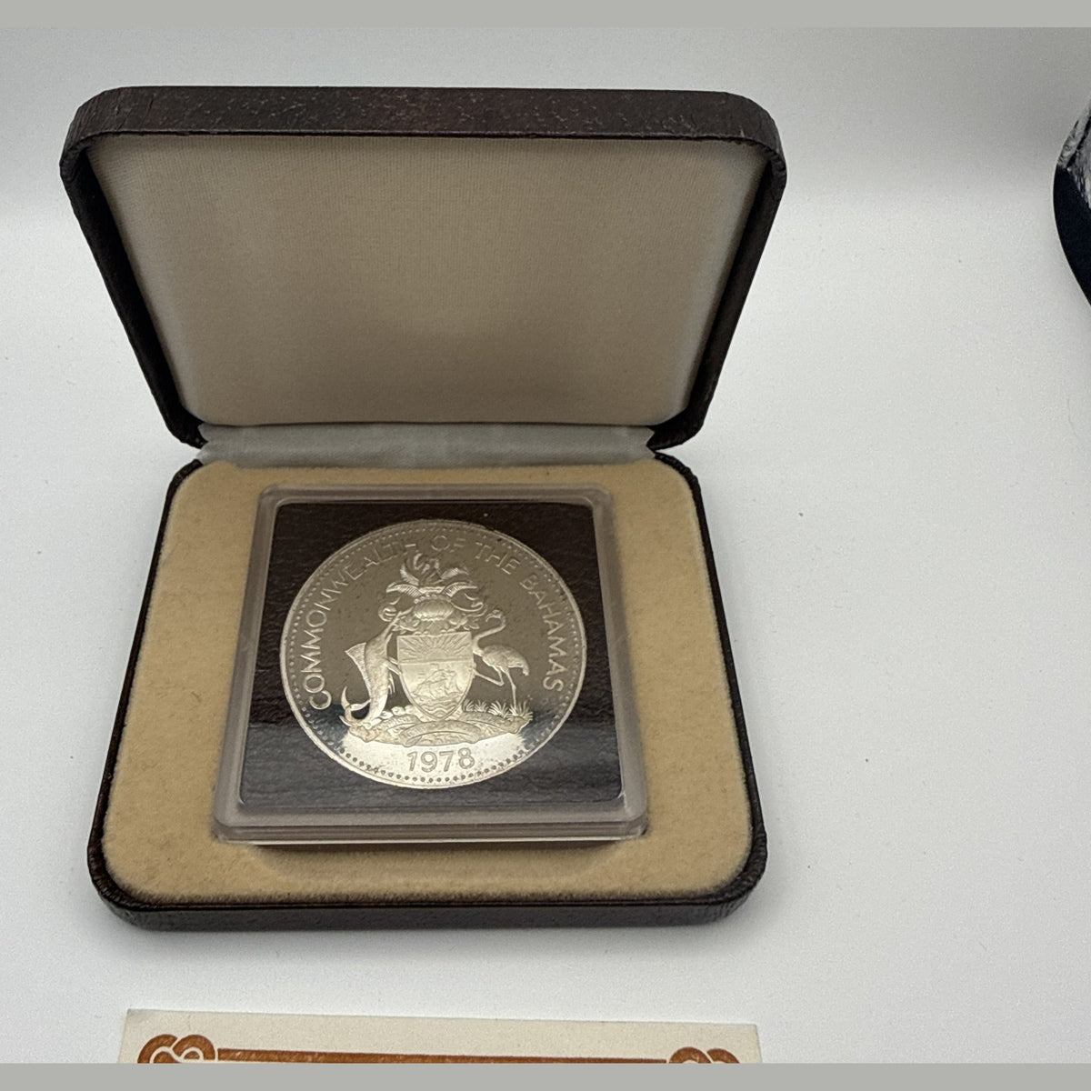 1978 Bahamas $10 silver proof coin, 5th anniversary of independence, Prince Charles portrait (view 3)