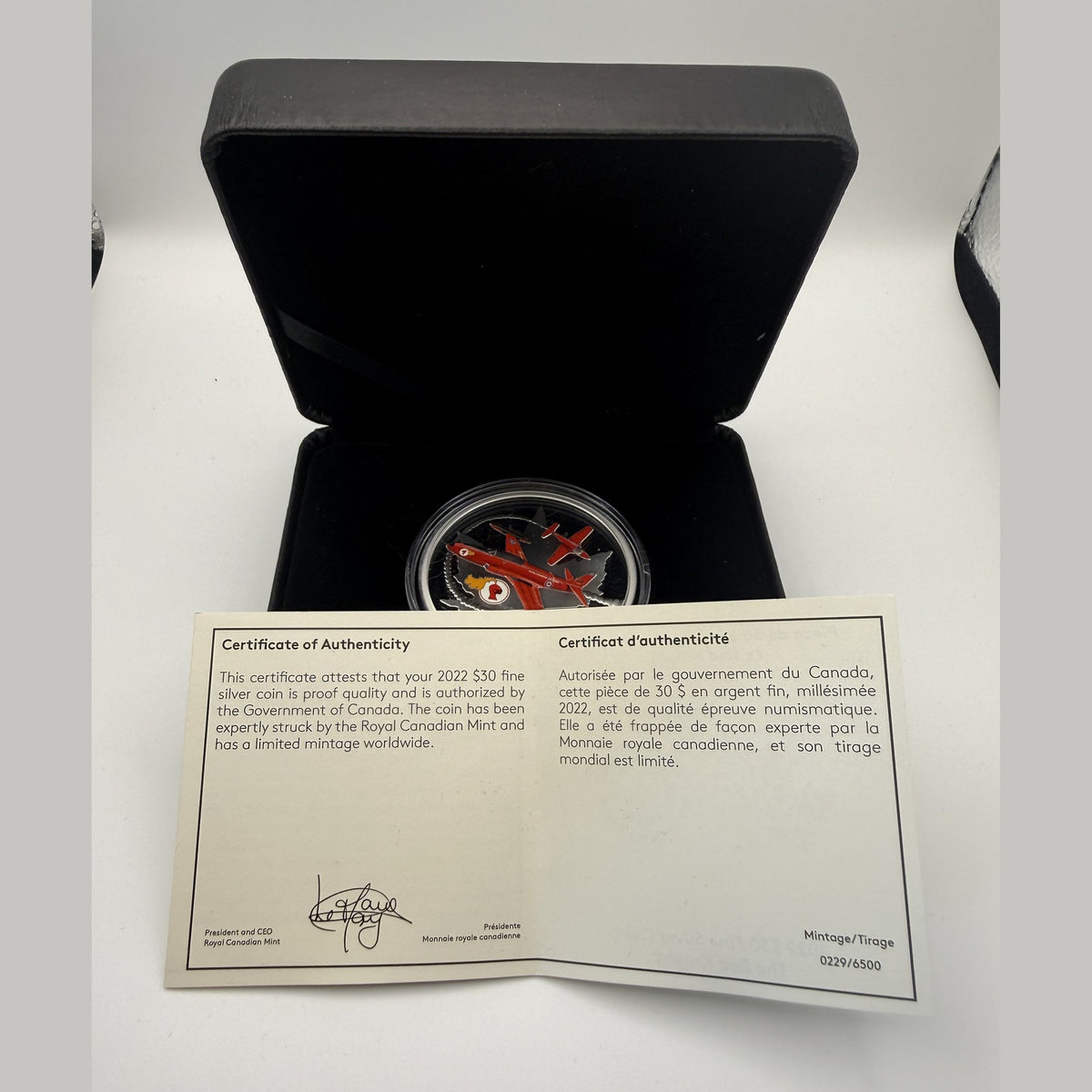 2022 Canada $30 2 oz fine silver proof coin, The Red Knight with coloured red jets (view 3)