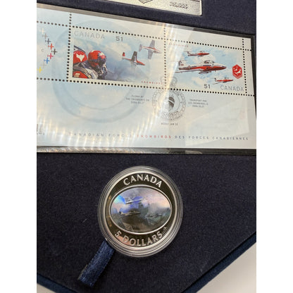 2006 Canada $5 Snowbirds Hologram Coin & Stamp Set - detail